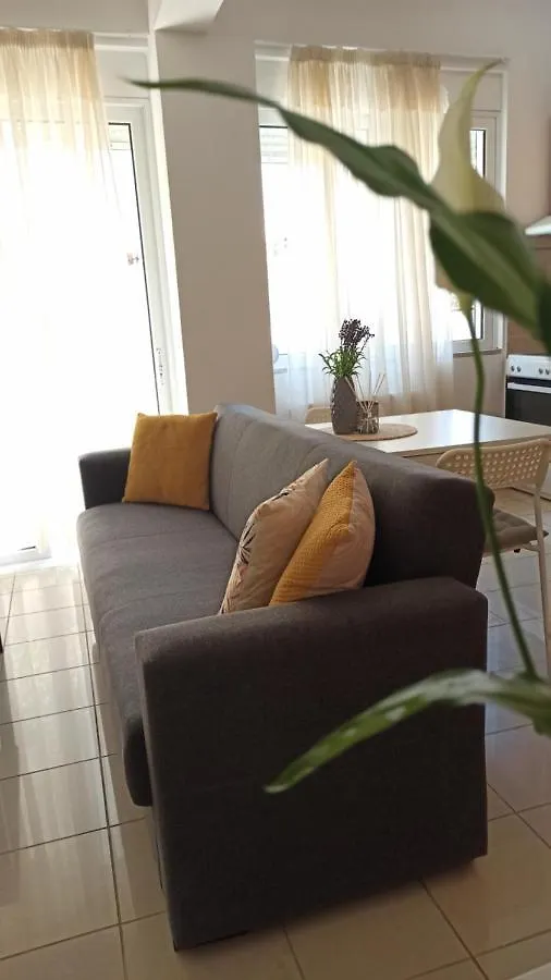 Cozy Flat Close To The Airport/Port And Center Nea Alikarnassos 0*,
