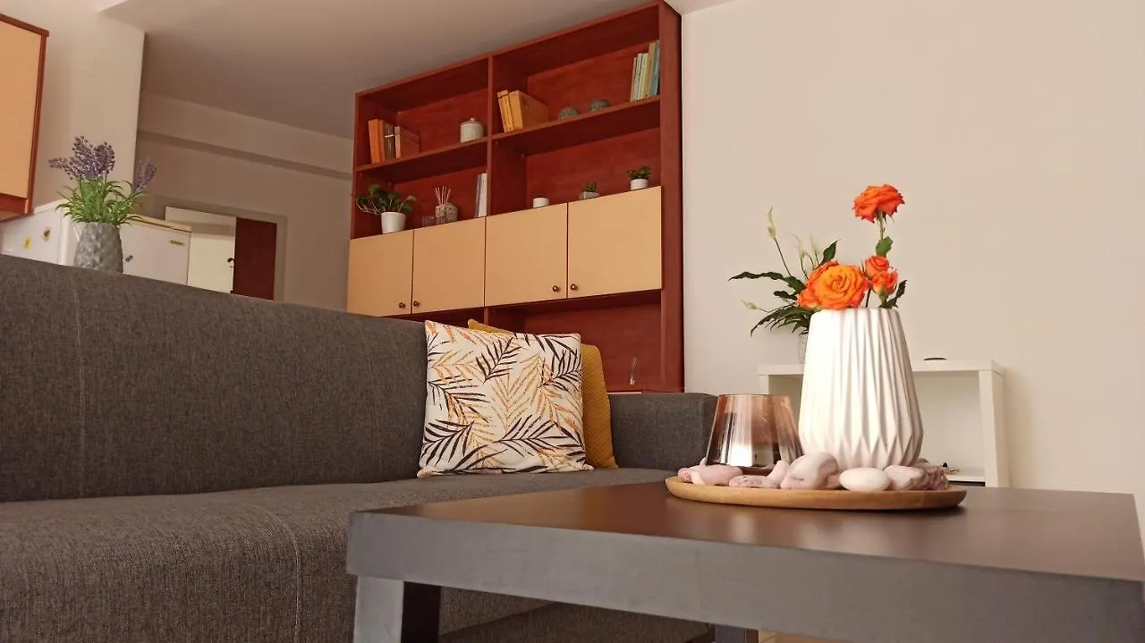 Cozy Flat Close To The Airport/Port And Center Nea Alikarnassos 0*,  Greece